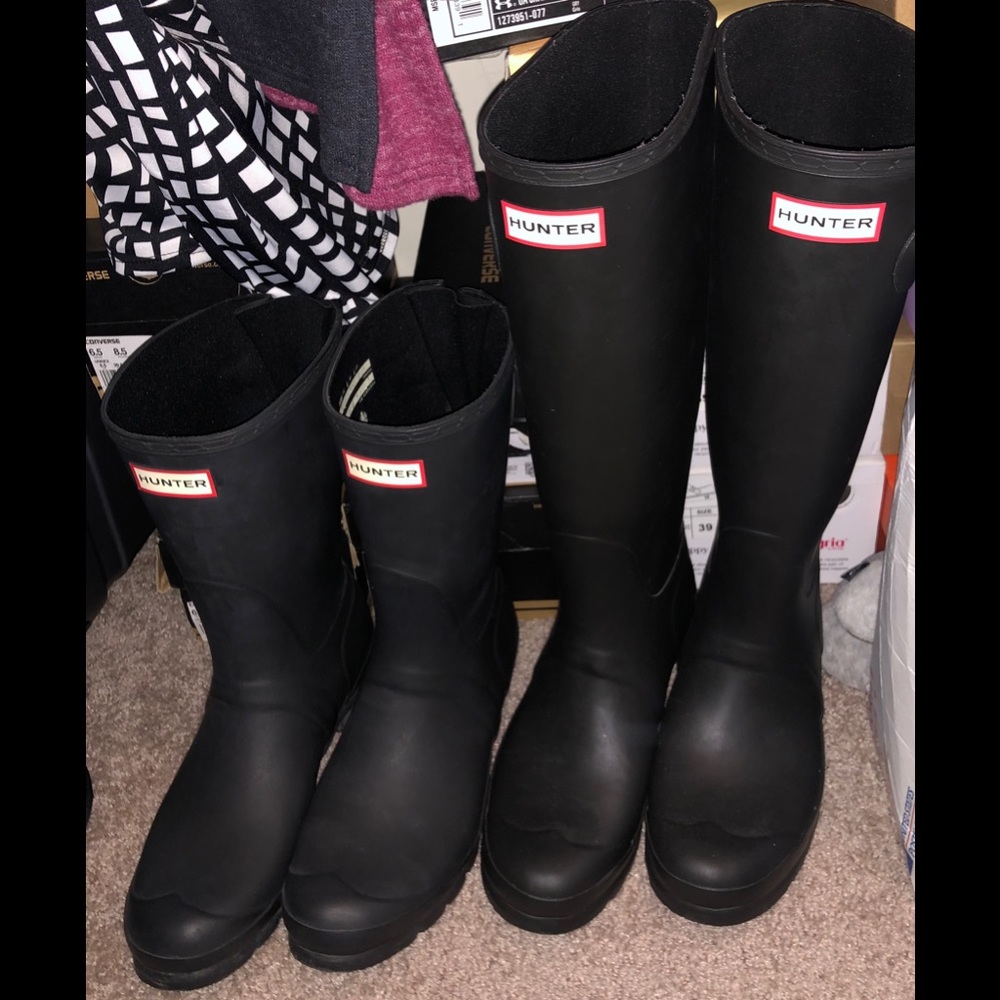 Tall matte black Hunter Rain boots only (Not mid)